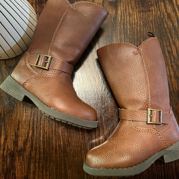 Oshkosh Toddler Boots - Picture 1 of 3